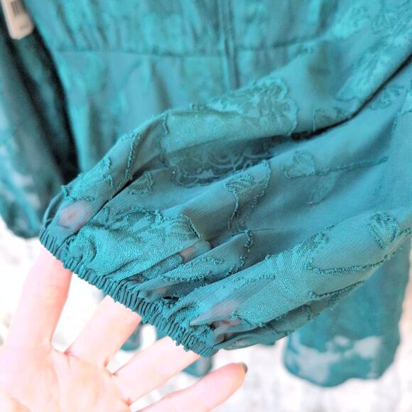 Crystal Doll NWT Babydoll Sheer Paisley Burnout Fit & Flare Dress Women's Large - Picture 5 of 9